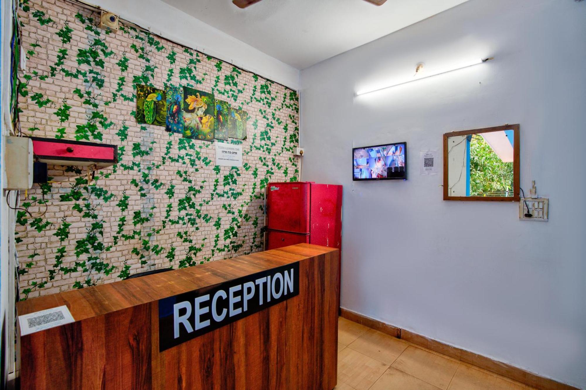 Hotel Savita Калангуте Екстериор снимка